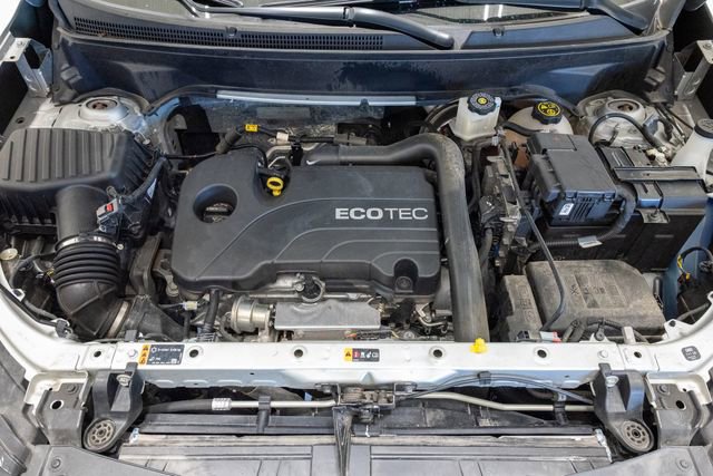 Used 2022 Chevrolet Equinox LS w/ LS Convenience Package image 3