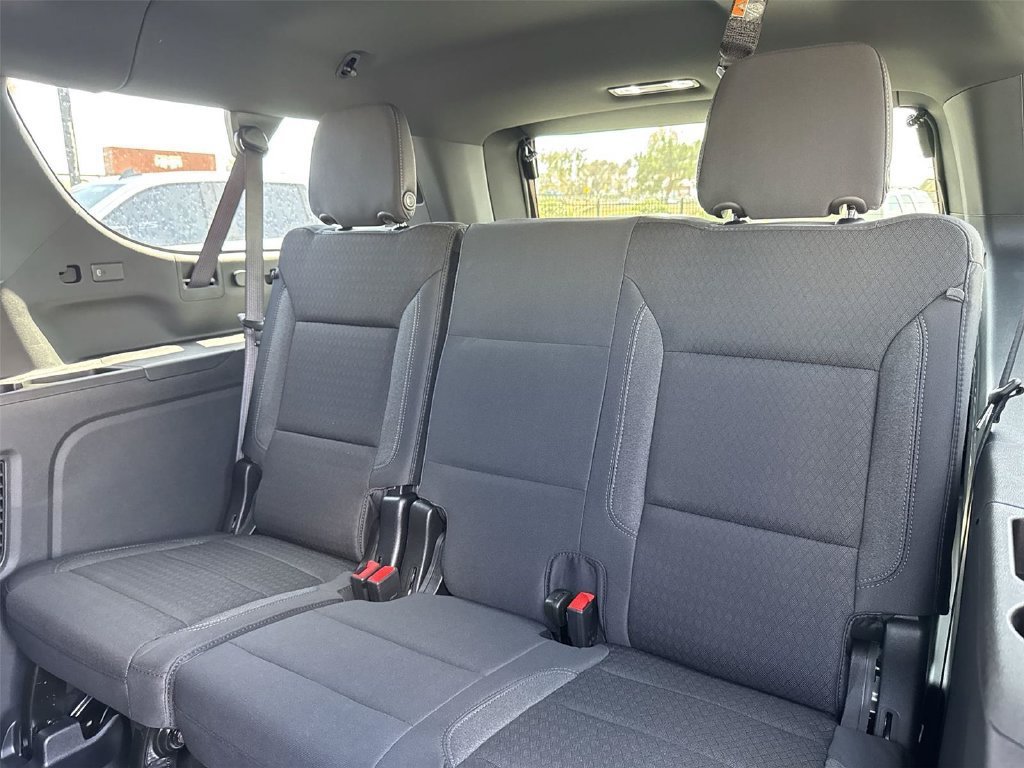 New 2026 Chevrolet Suburban LS RWD image 27