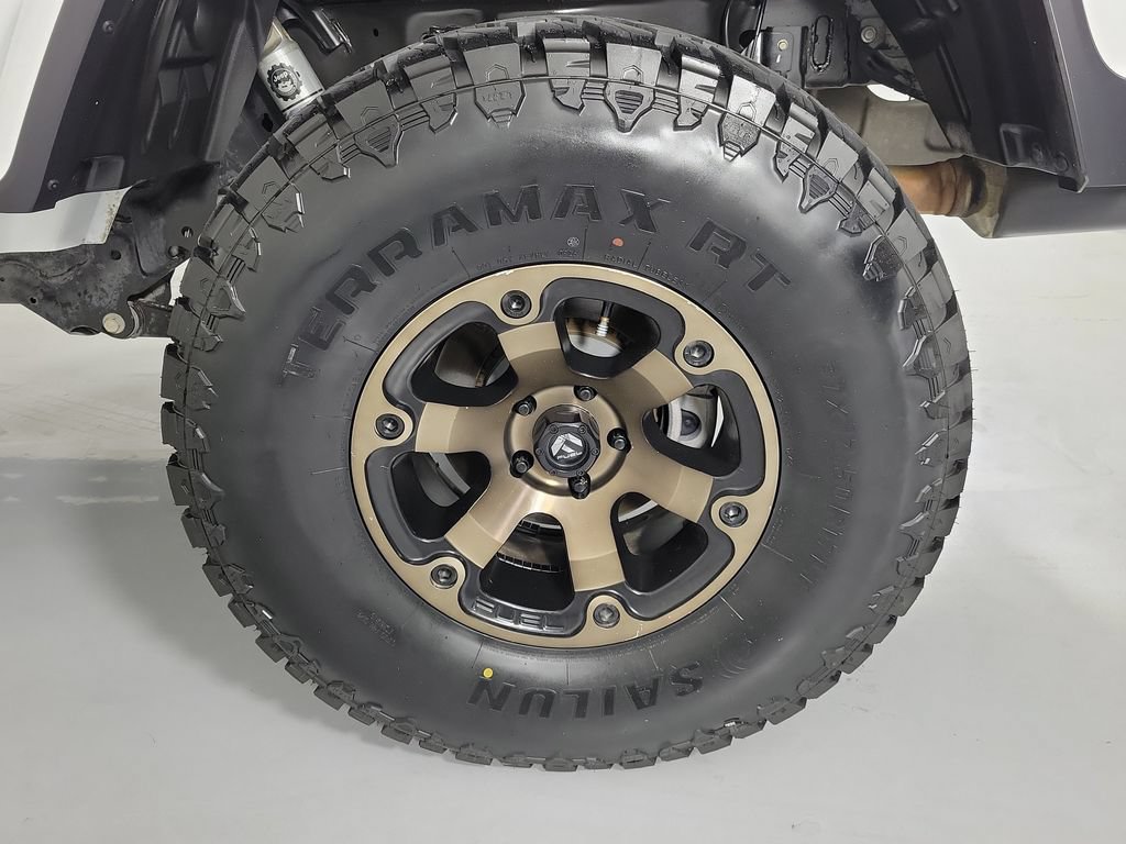 Used 2020 Jeep Gladiator Rubicon AWD/4WD image 6
