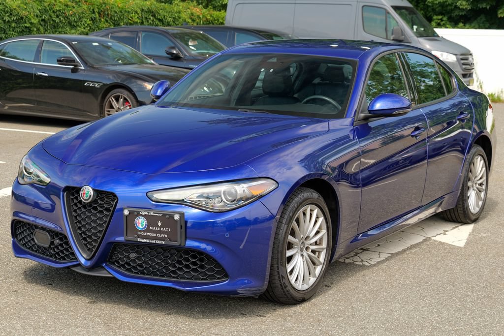Used 2023 Alfa Romeo Giulia Sprint AWD/4WD image 3