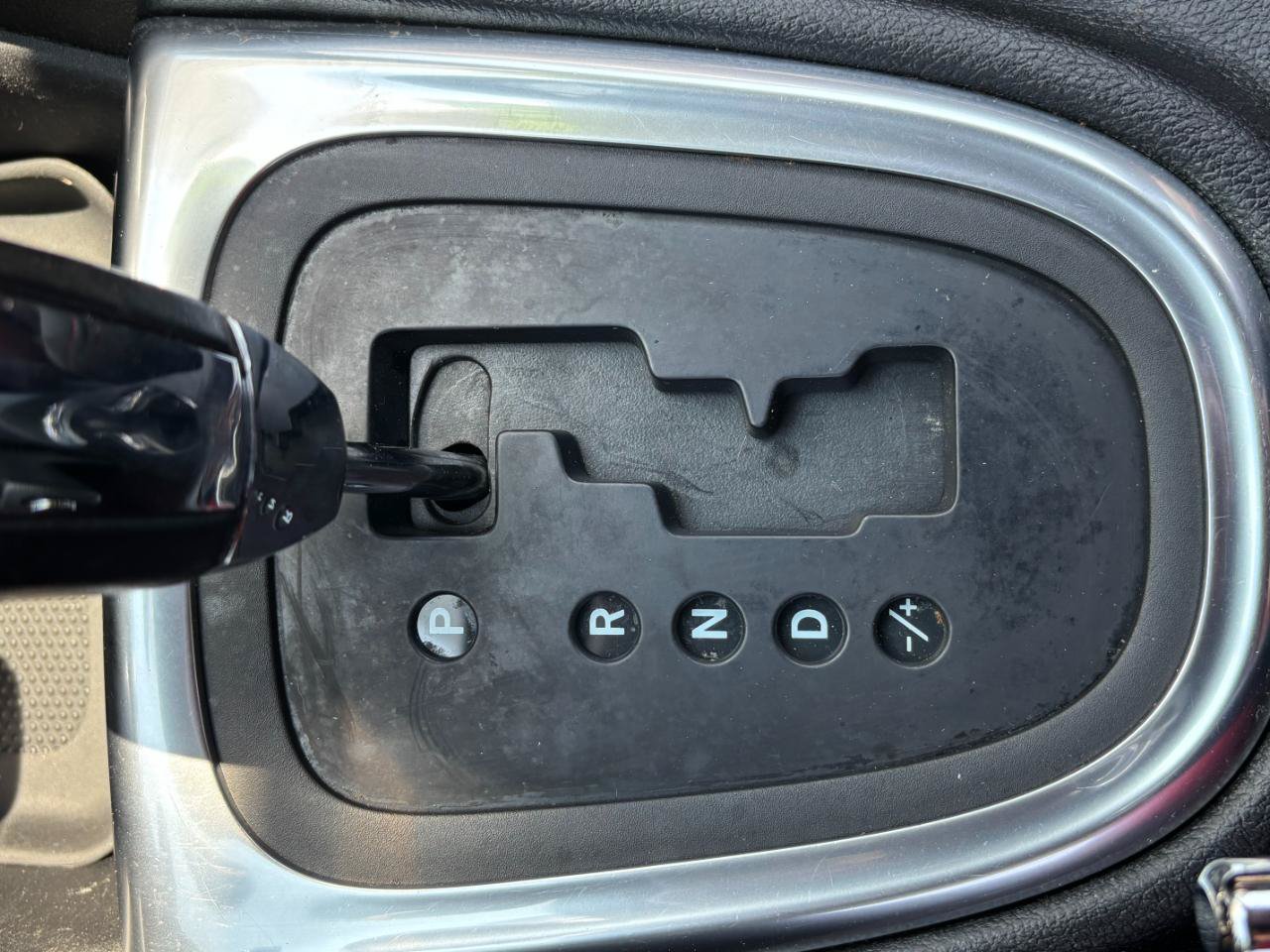 Used 2012 Dodge Avenger SXT Plus FWD image 15