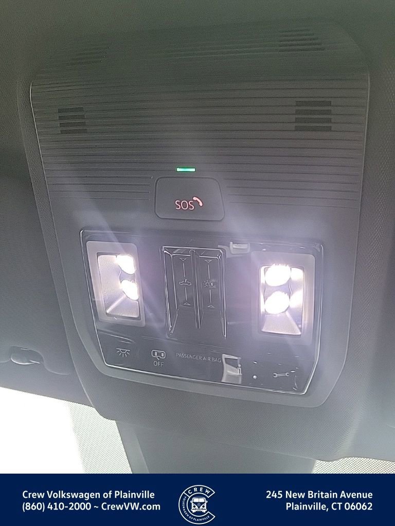 Certified 2025 Volkswagen Atlas Cross Sport SE image 12