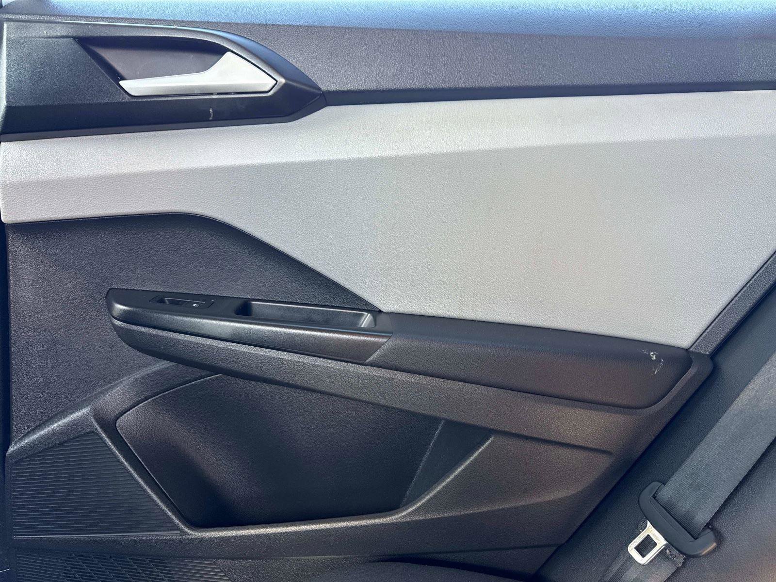 Certified 2022 Volkswagen Taos S image 15