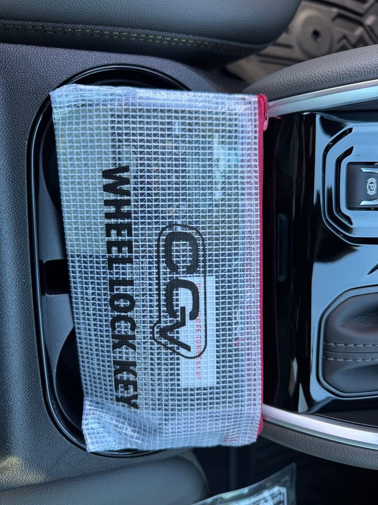 New 2026 Chevrolet Colorado ZR2 w/ Technology Package image 18