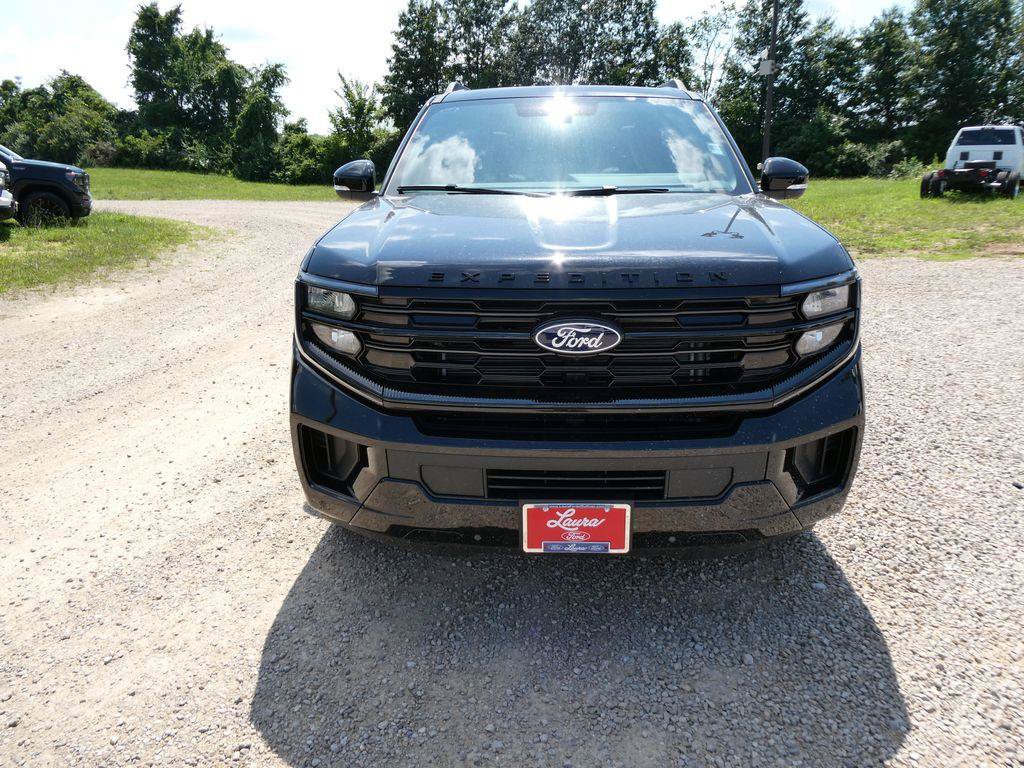 New 2027 Ford Expedition Platinum w/ Stealth Appearance Package AWD/4WD image 9