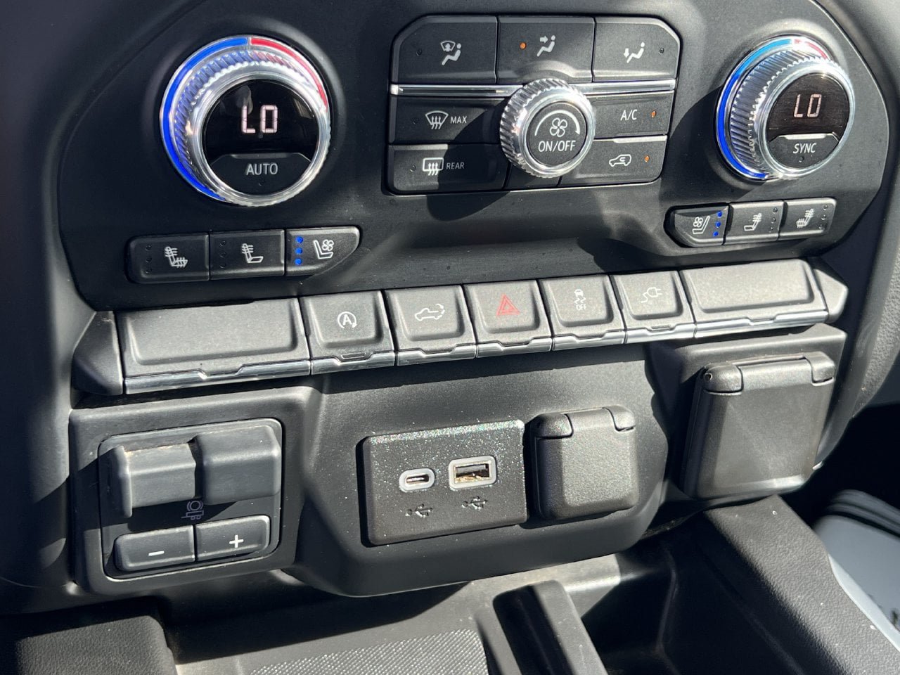 Used 2020 GMC Sierra 1500 SLT RWD image 20