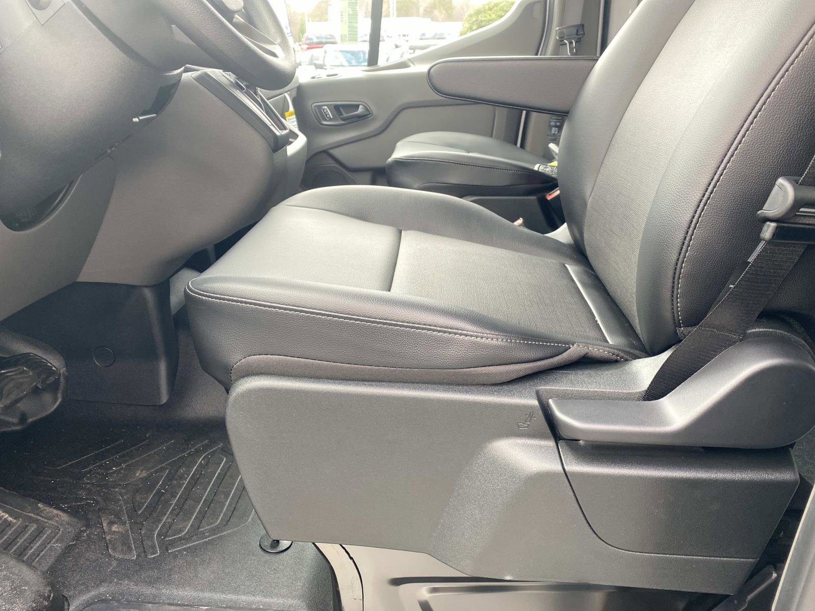 New 2026 Ford Transit 250 148 Medium Roof w/ Load Area Protection Package image 15