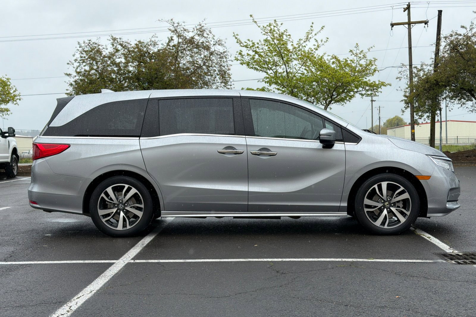 Used 2024 Honda Odyssey Touring image 3