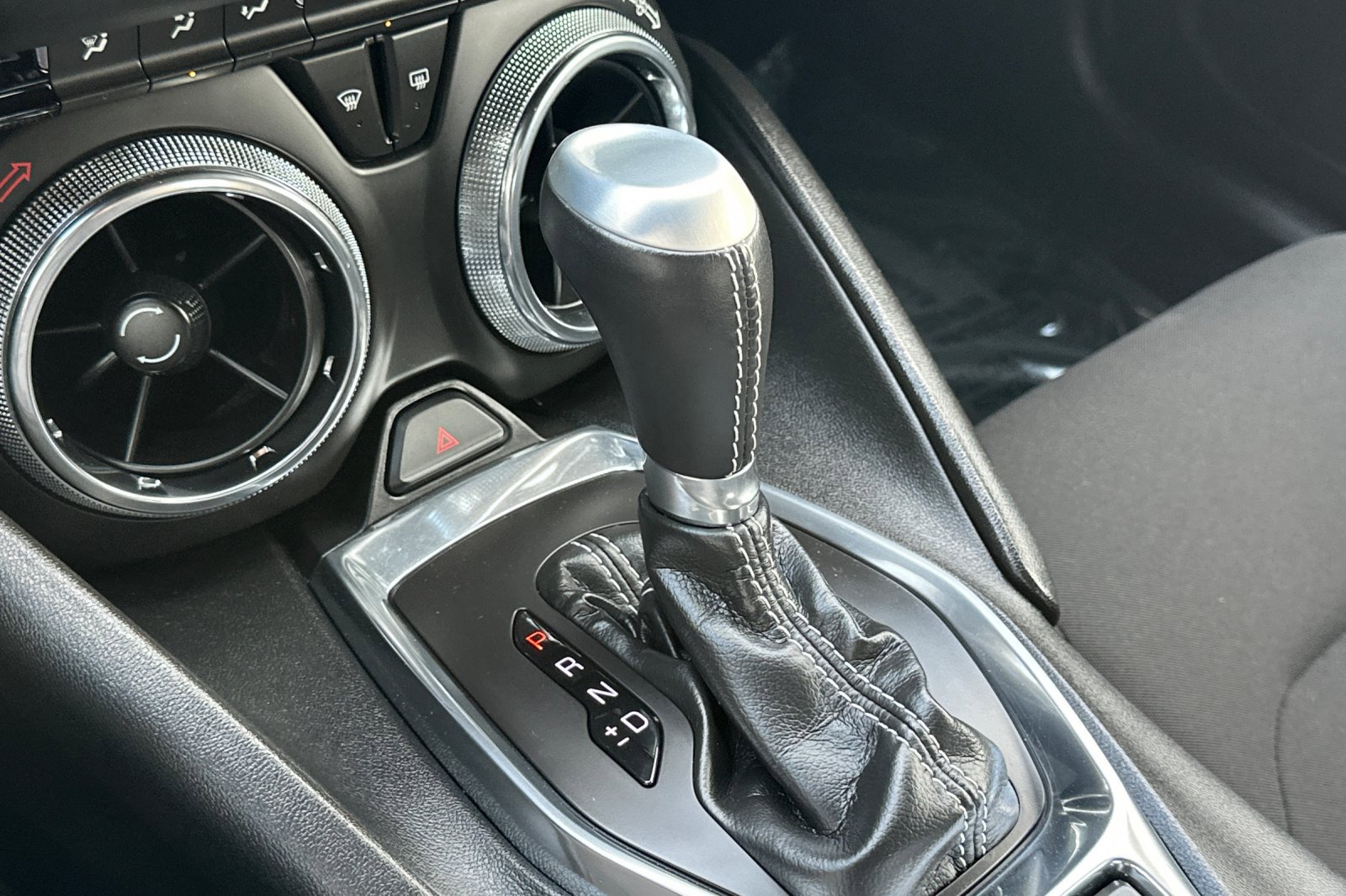 Used 2020 Chevrolet Camaro LT image 32