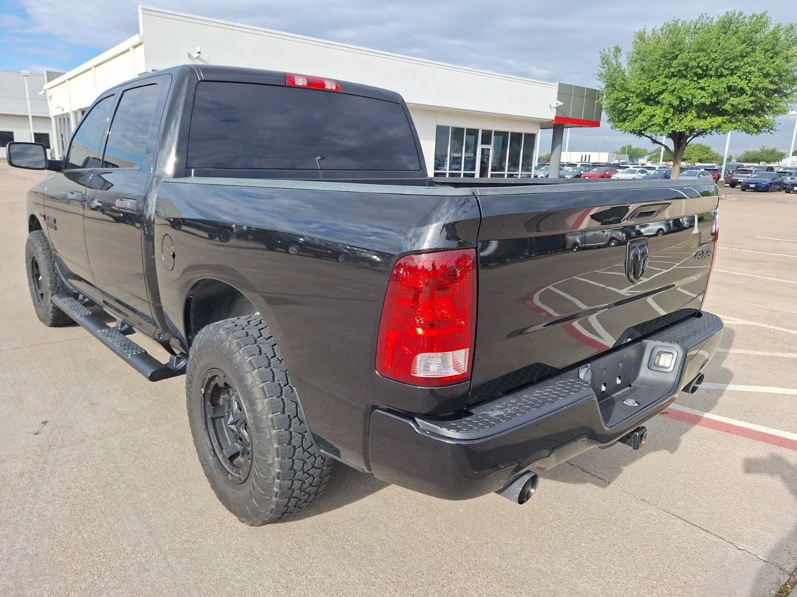 Used 2017 RAM 1500 Express w/ Black Ram 1500 Express Group image 4