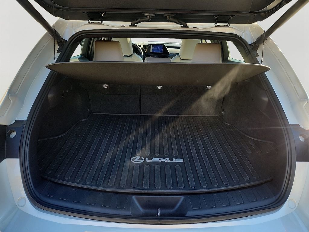Used 2025 Lexus UX 300h AWD image 28