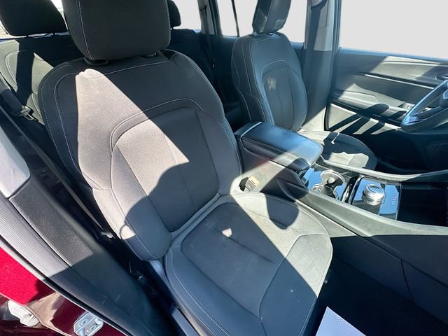 Used 2023 Jeep Grand Cherokee Laredo w/ Luxury Tech Group I image 30