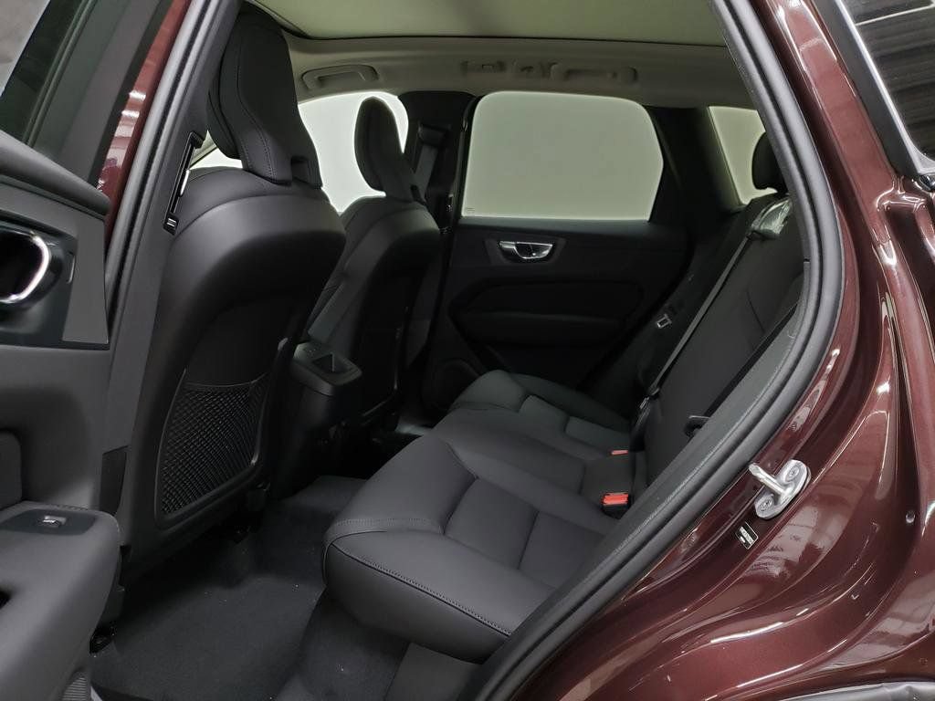 New 2026 Volvo XC60 B5 Core w/ Protection Package Premier AWD/4WD image 8