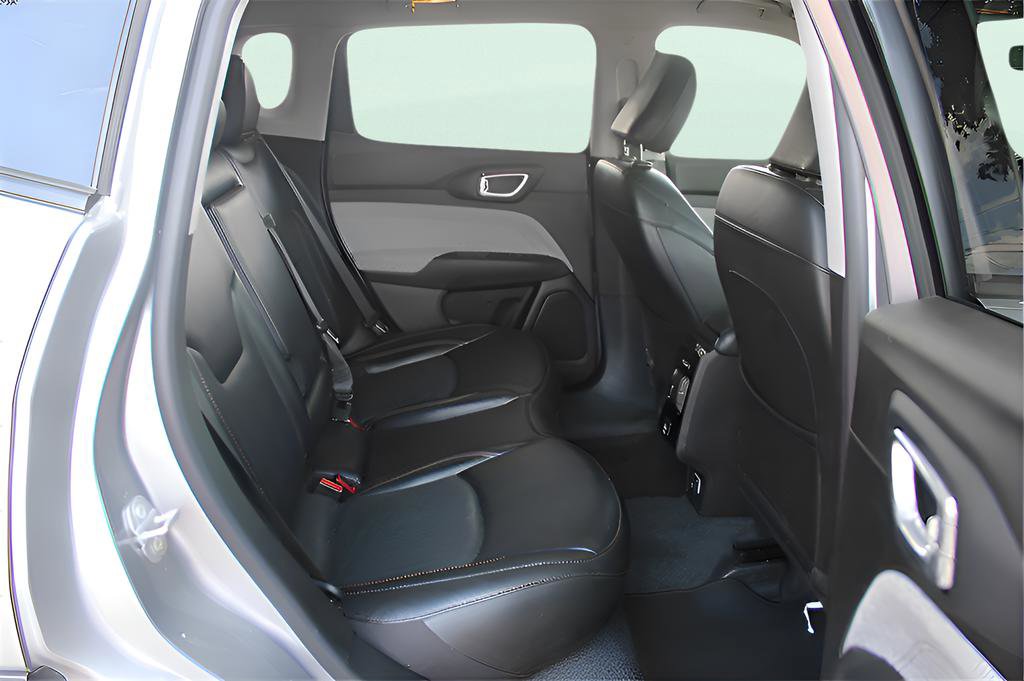 Used 2022 Jeep Compass Latitude image 21