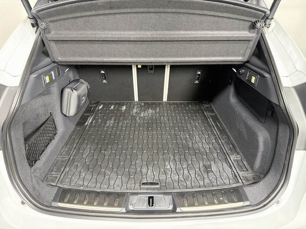 Certified 2026 Jaguar F-PACE R-Dynamic S AWD/4WD image 27