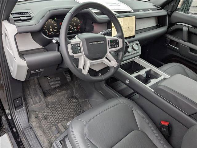 New 2025 Land Rover Defender 90 X-Dynamic SE video 3