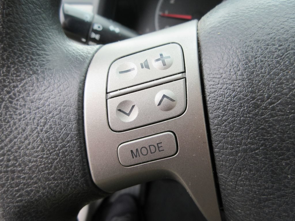 Used 2012 Toyota Corolla LE FWD image 24