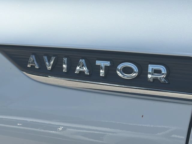 Used 2021 Lincoln Aviator Reserve w/ Class IV Trailer Tow Package RWD image 10
