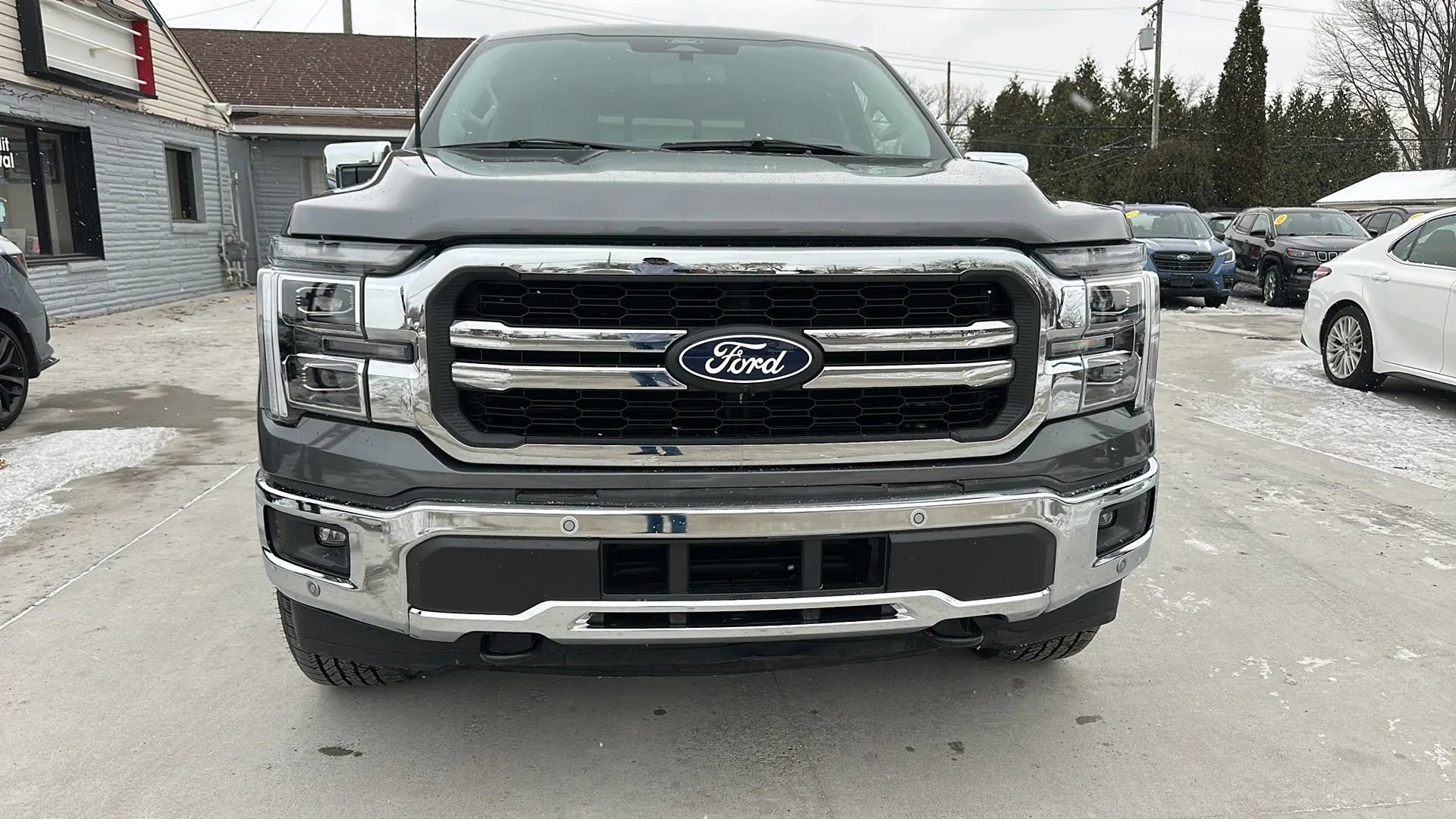 Used 2025 Ford F150 Lariat w/ Equipment Group 501A Mid image 2