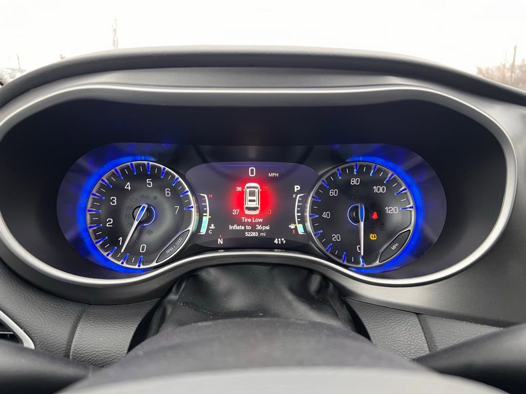 Used 2024 Chrysler Pacifica Touring-L image 24