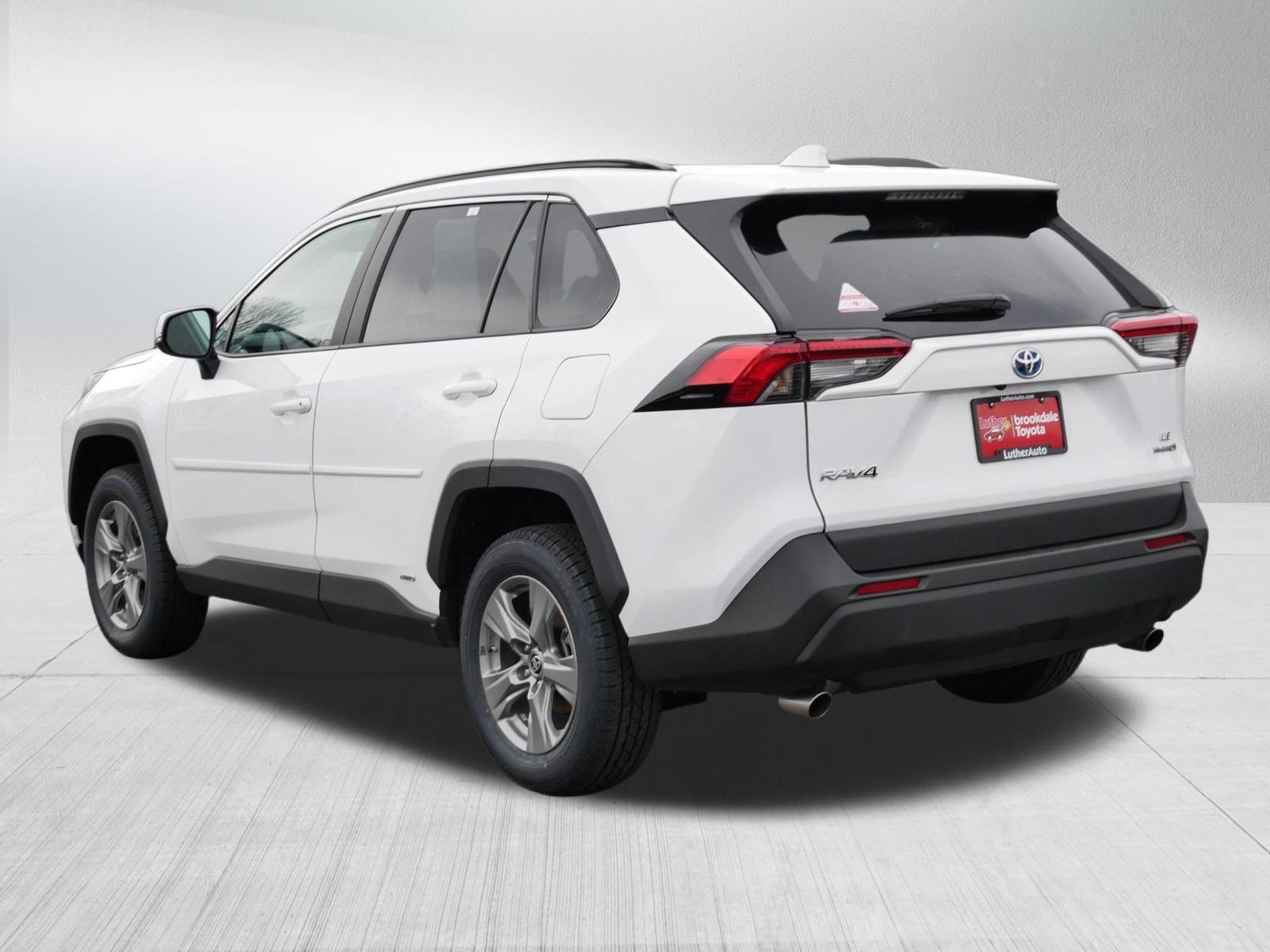 Certified 2024 Toyota RAV4 LE AWD/4WD image 5