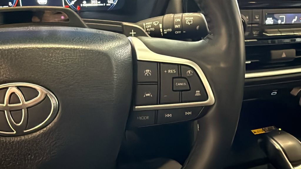 Used 2024 Toyota Grand Highlander AWD image 30