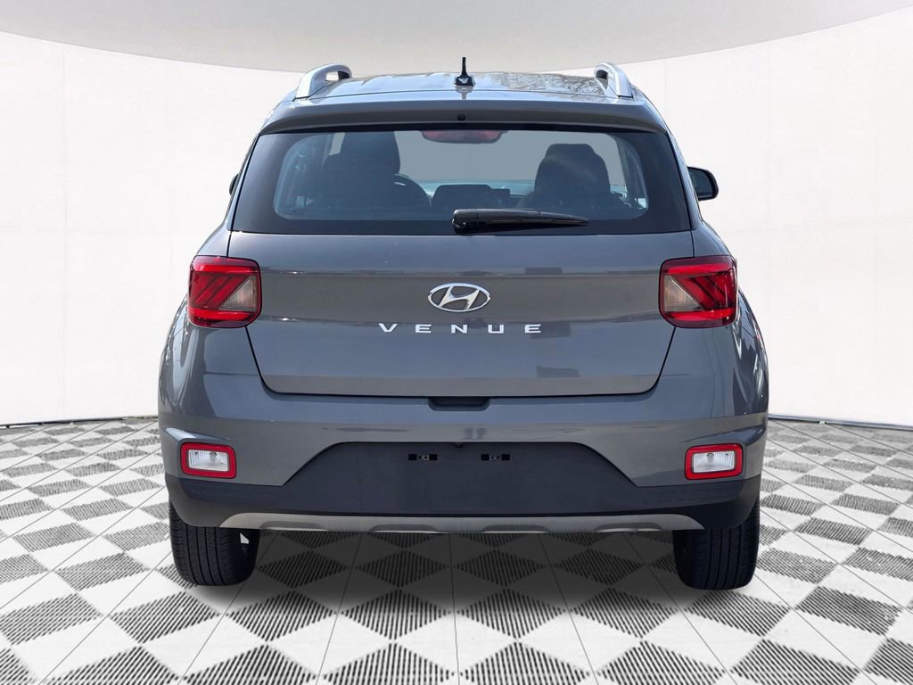 Used 2023 Hyundai Venue SEL image 19