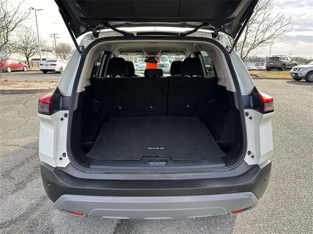 Used 2023 Nissan Rogue SV image 14