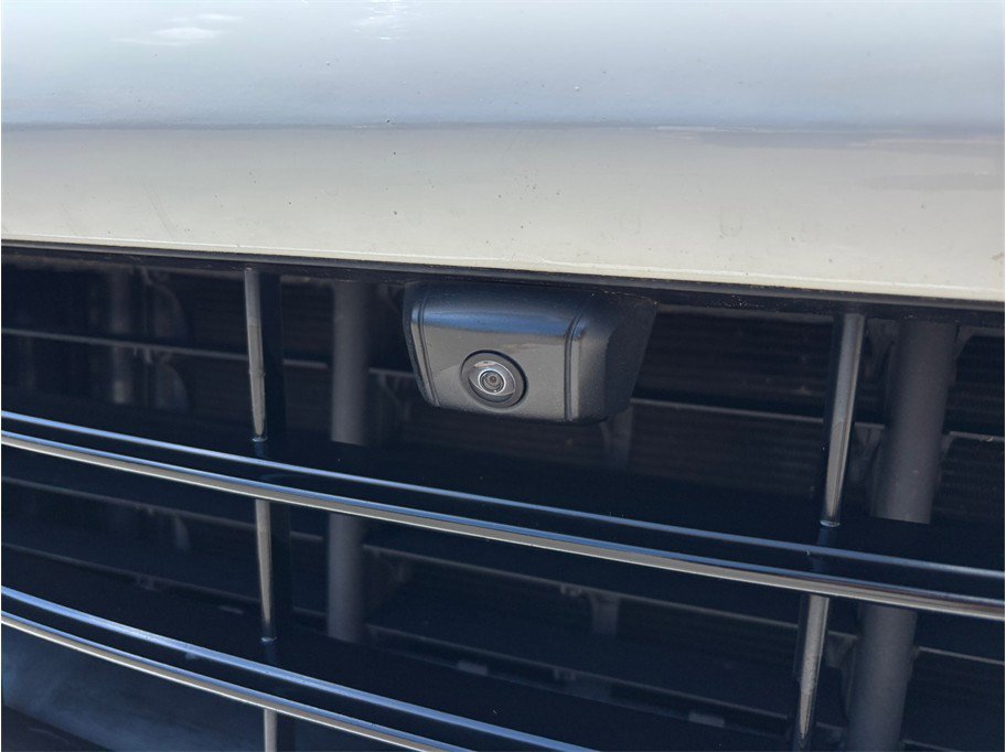 Used 2021 Porsche Cayenne GTS w/ Premium Package image 15