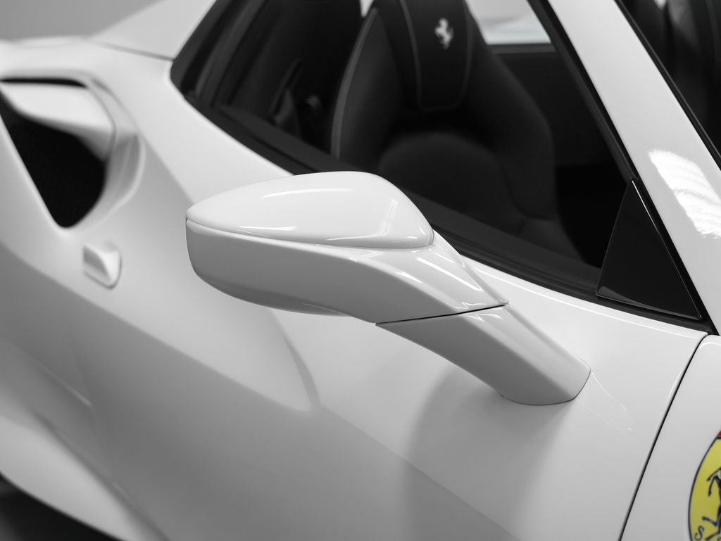 Certified 2022 Ferrari F8 Tributo RWD image 8