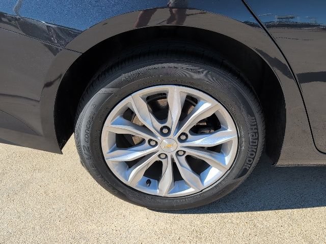 Used 2023 Chevrolet Malibu LT FWD image 3