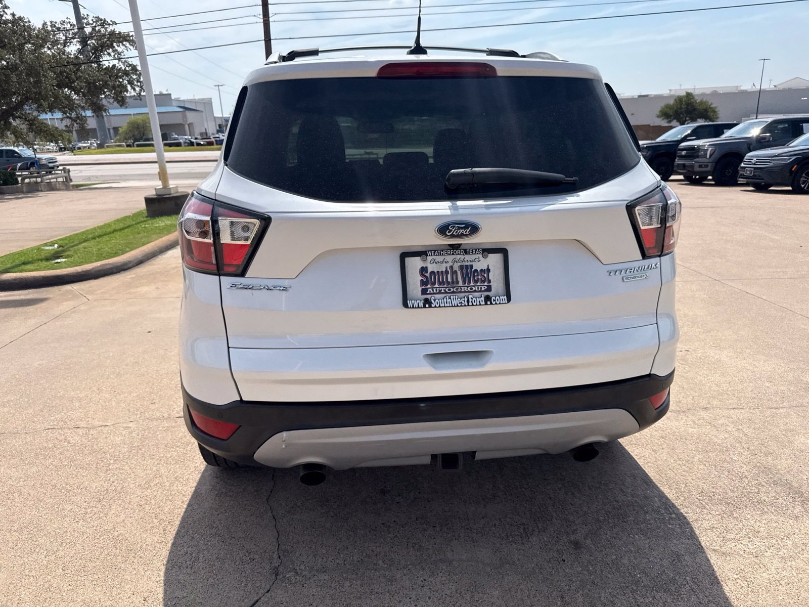 Used 2018 Ford Escape Titanium w/ Ford Safe & Smart Package FWD image 6