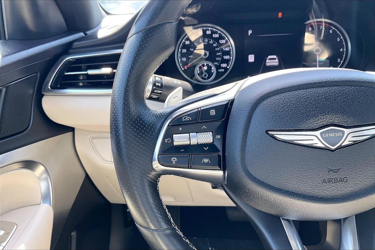 Used 2025 Genesis G70 2.5T RWD image 15