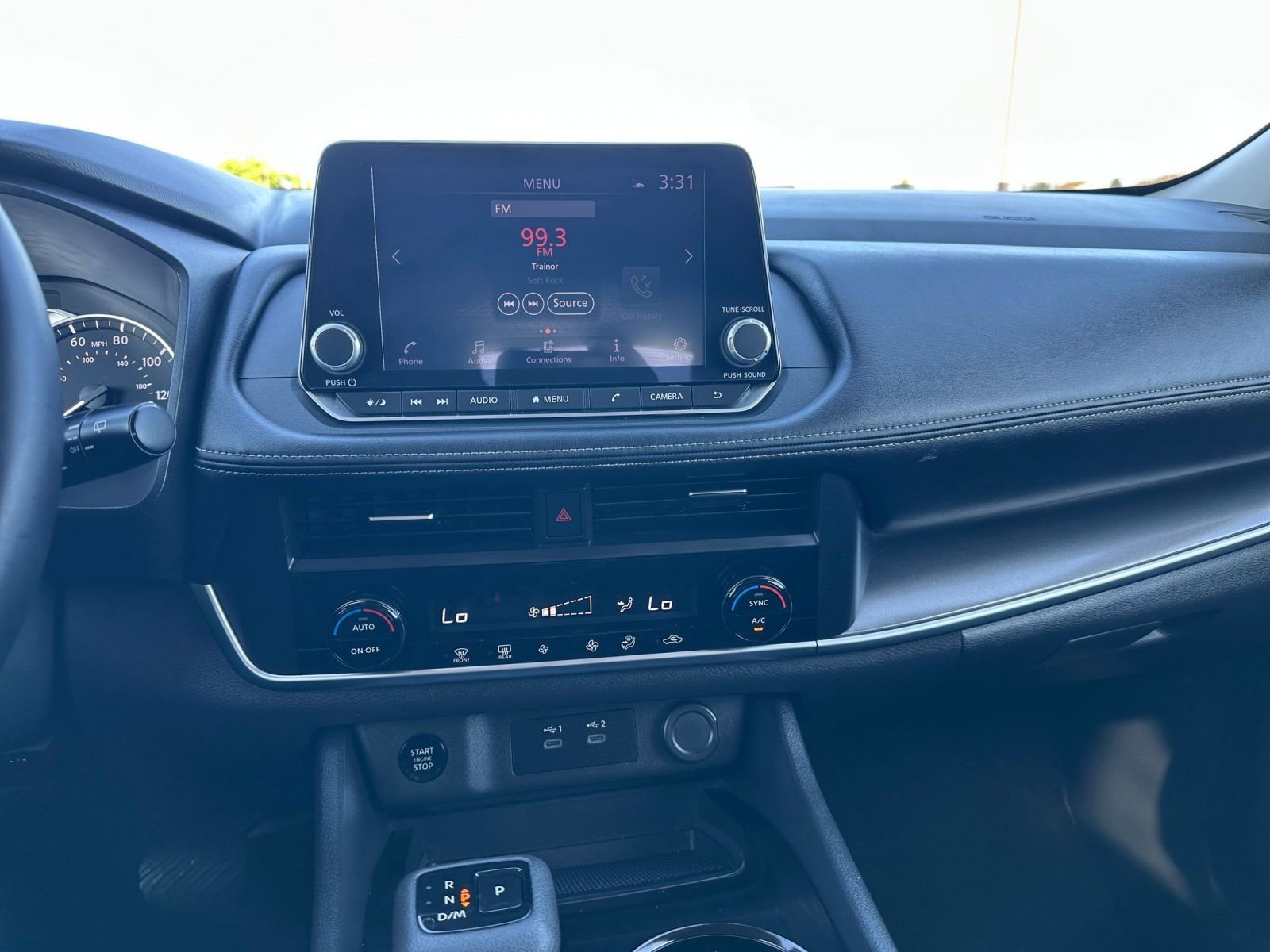 Used 2025 Nissan Rogue SV image 17