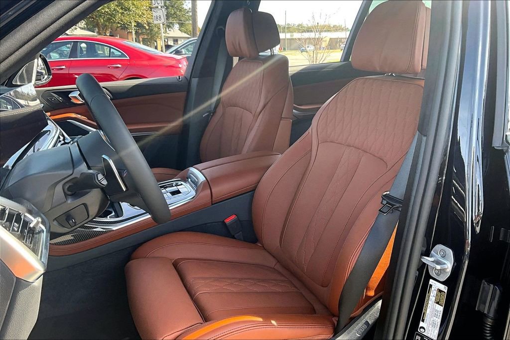 New 2026 BMW X7 M60i image 8