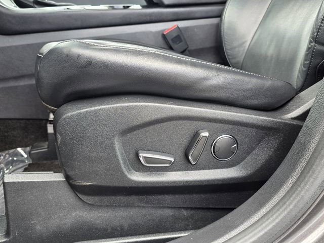Used 2018 Ford Edge Titanium w/ Cold Weather Package FWD image 14