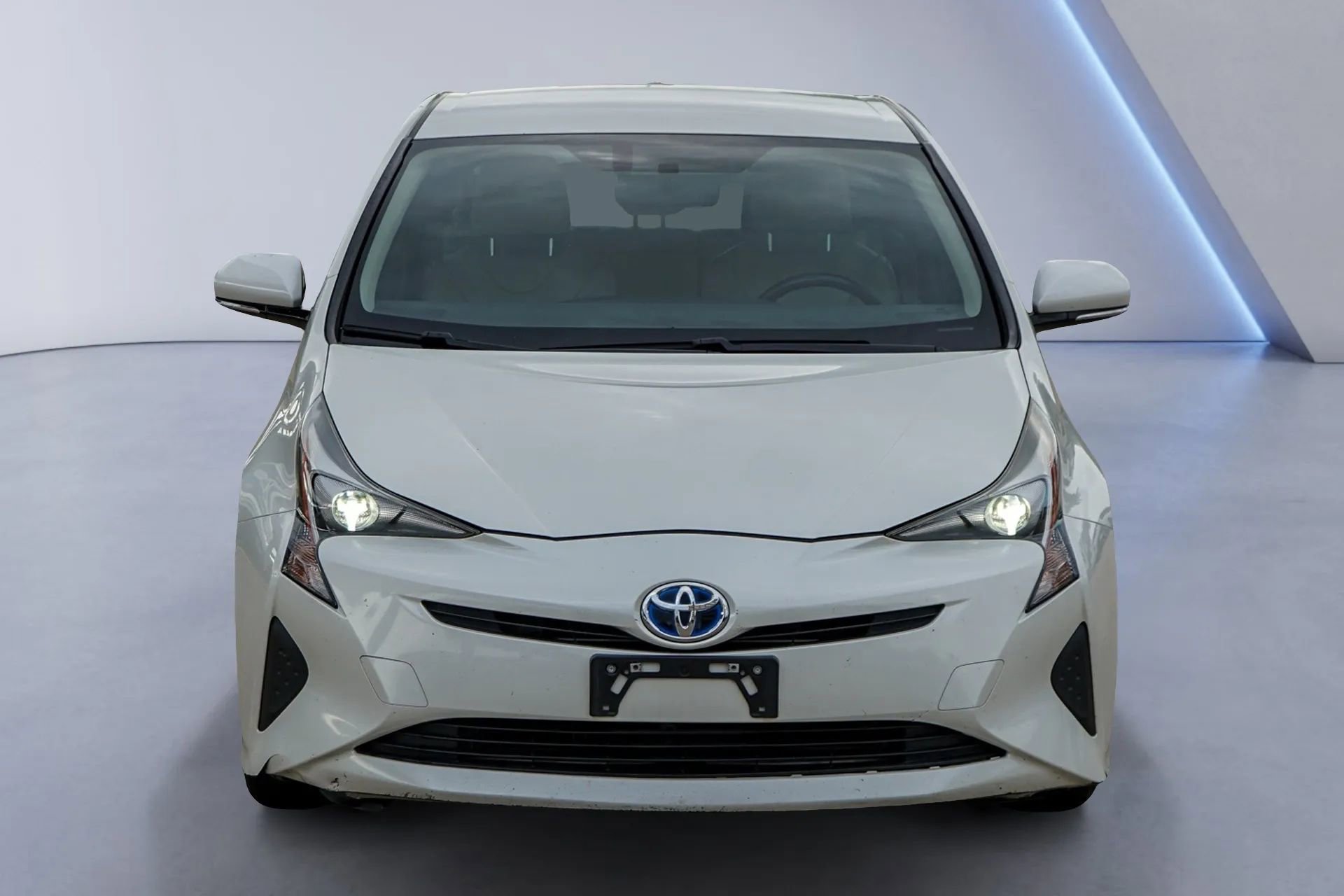 Used 2016 Toyota Prius Three FWD image 2