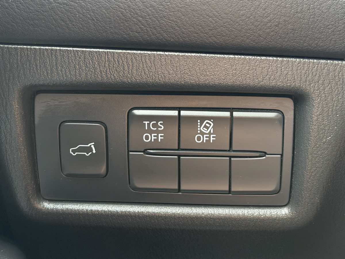 Used 2018 MAZDA CX-5 Touring w/ Preferred Equipment Package FWD image 22
