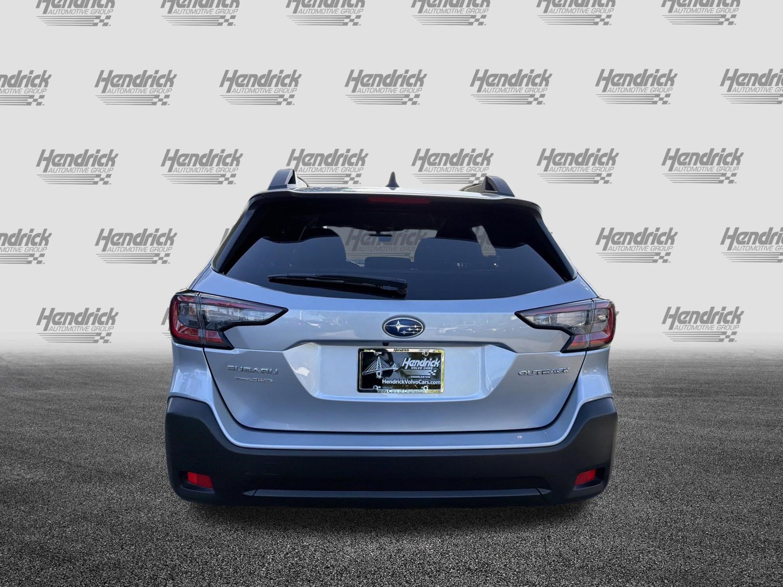 Used 2023 Subaru Outback Premium AWD/4WD image 3