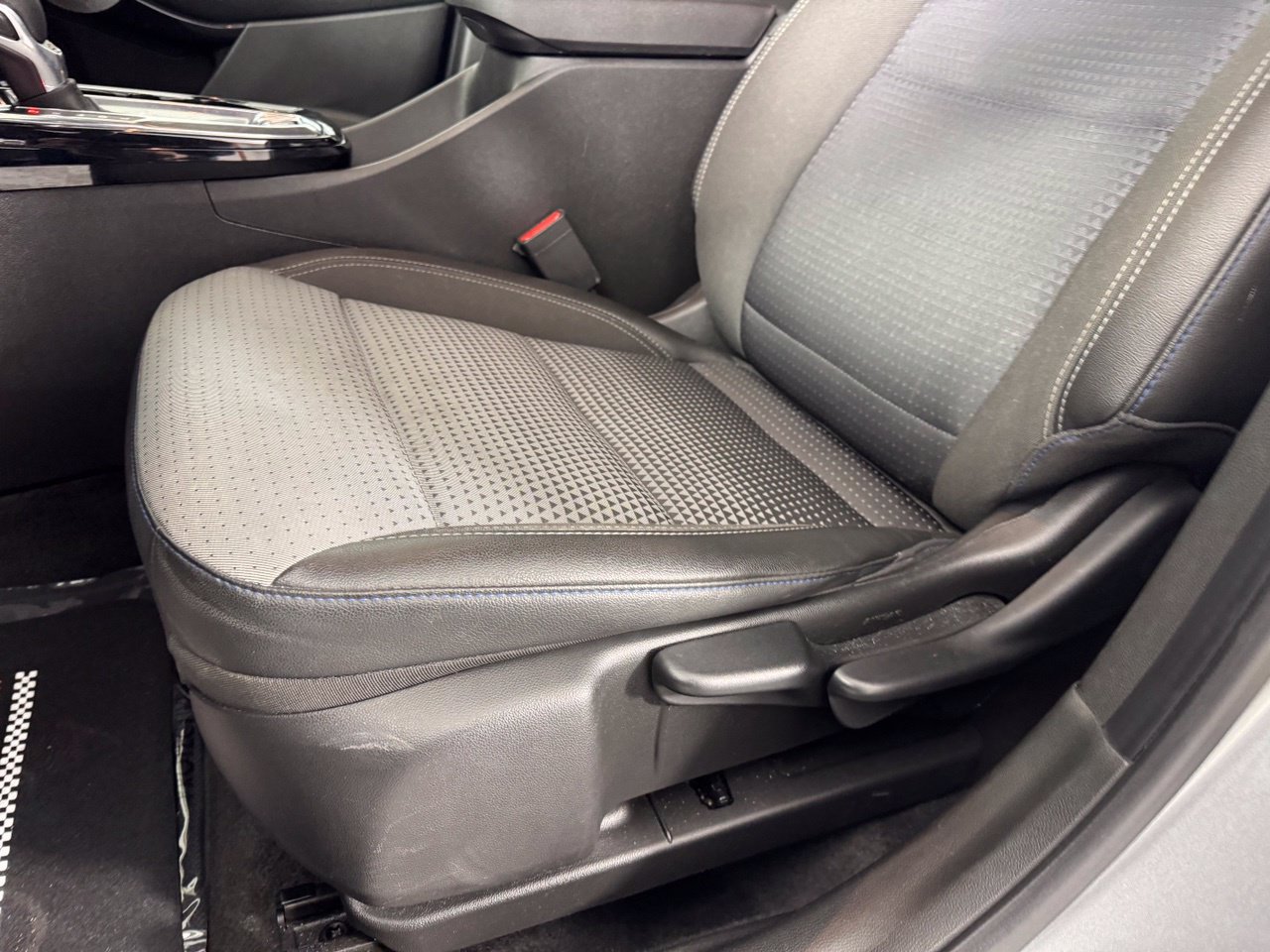 Used 2024 Chevrolet Trax LT FWD image 14