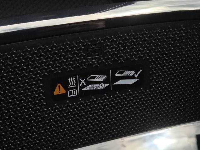 Used 2025 Chevrolet Equinox RS w/ Safety and Technology Package AWD/4WD image 9