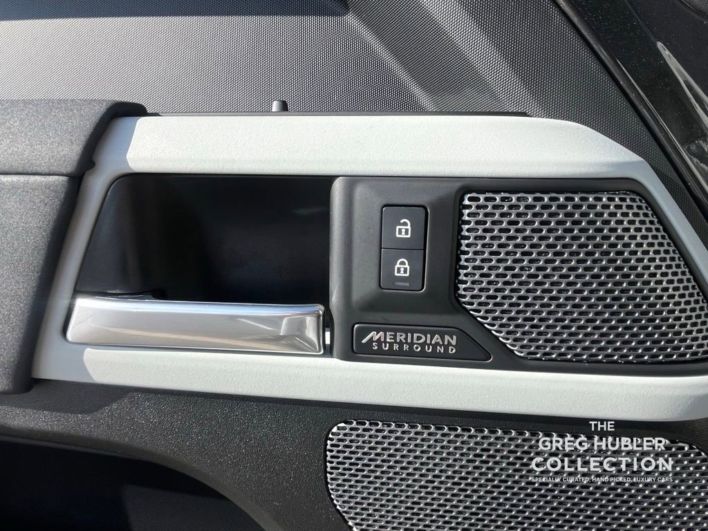 Used 2023 Land Rover Defender 110 SE image 40