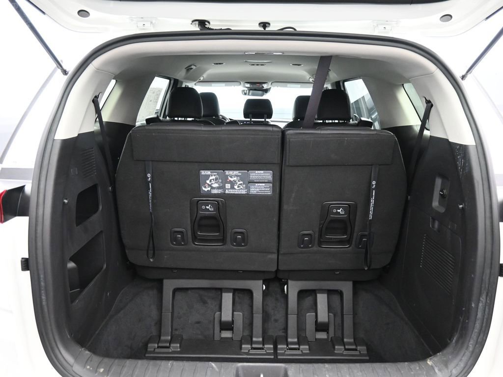 Used 2024 Kia Carnival LX FWD image 21