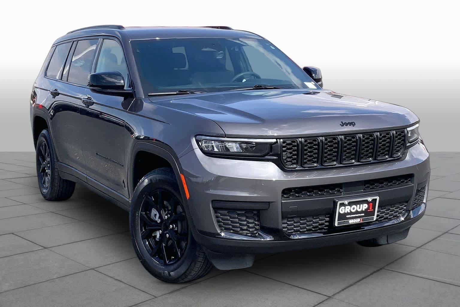 Used 2025 Jeep Grand Cherokee L Laredo AWD/4WD image 3