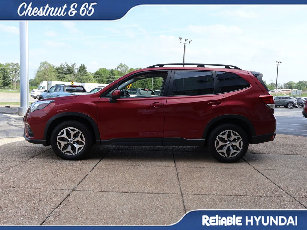 Used 2024 Subaru Forester Premium AWD/4WD image 3
