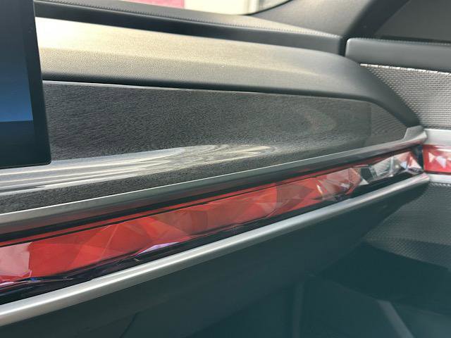 Certified 2023 BMW 760i xDrive w/ Executive Package image 27