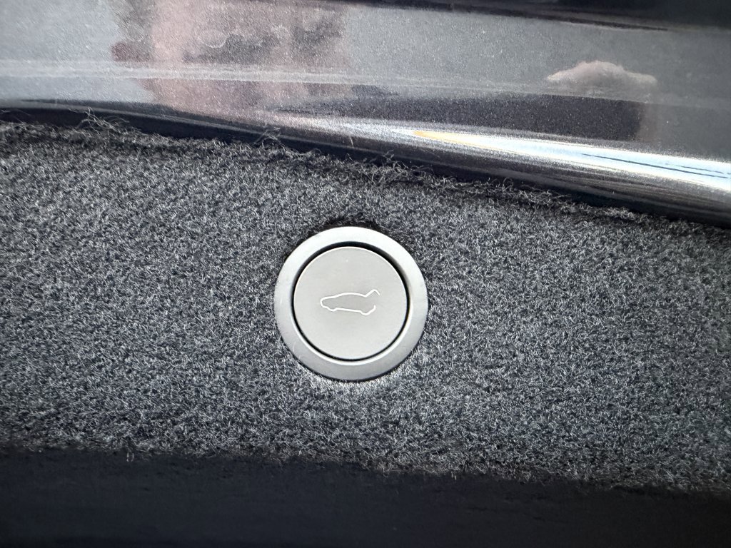 Used 2025 Tesla Model 3 image 43