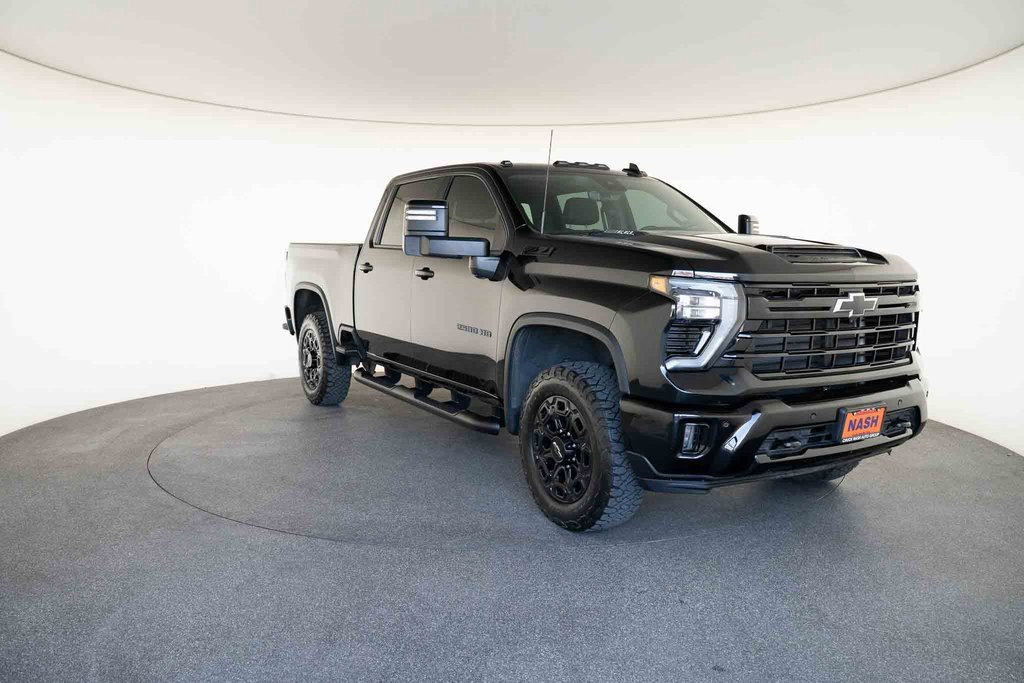 Used 2024 Chevrolet Silverado 2500 LTZ w/ LTZ Plus Package image 2