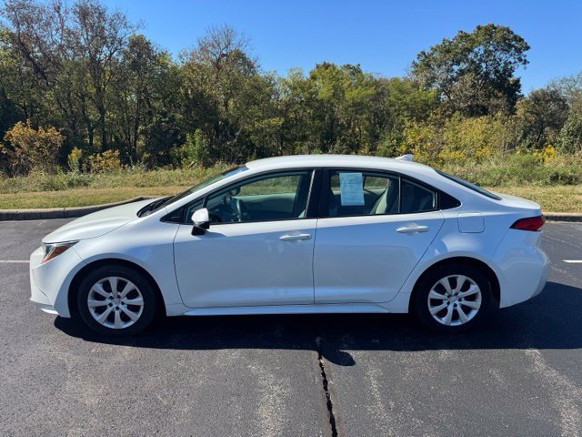 Used 2025 Toyota Corolla LE FWD image 6