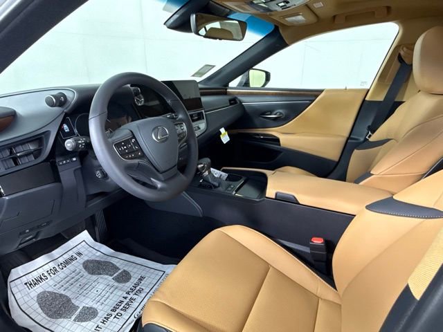 New 2025 Lexus ES 300h w/ Premium Package image 5